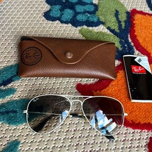 Ray-Ban Ultralight Aviator Sunglasses in white unisex